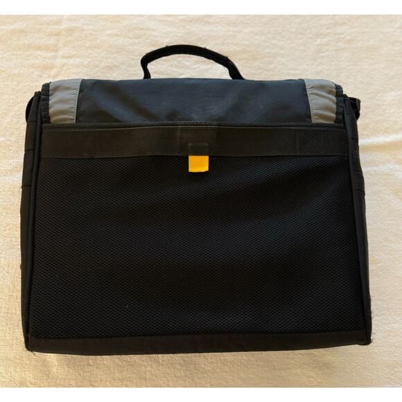 Targus CityGear Messenger CrossBody Shoulder Bag Tablet Kindle Blck Label/Handle - Picture 10 of 11